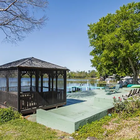 Lakefront Retreat - Boat - Fish - Close To All Orlando Parks - Disney - Universal - Seaworld
